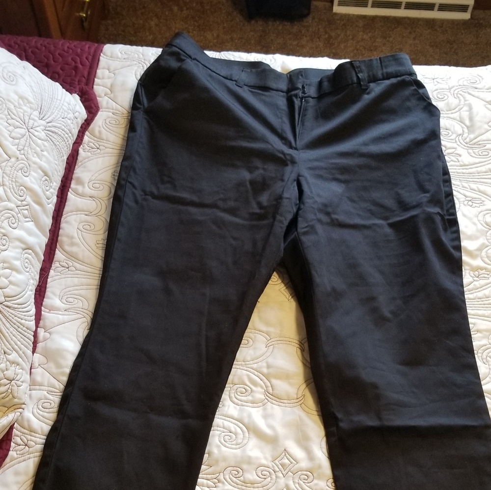 Black ankle pants Signature Collection Size 16